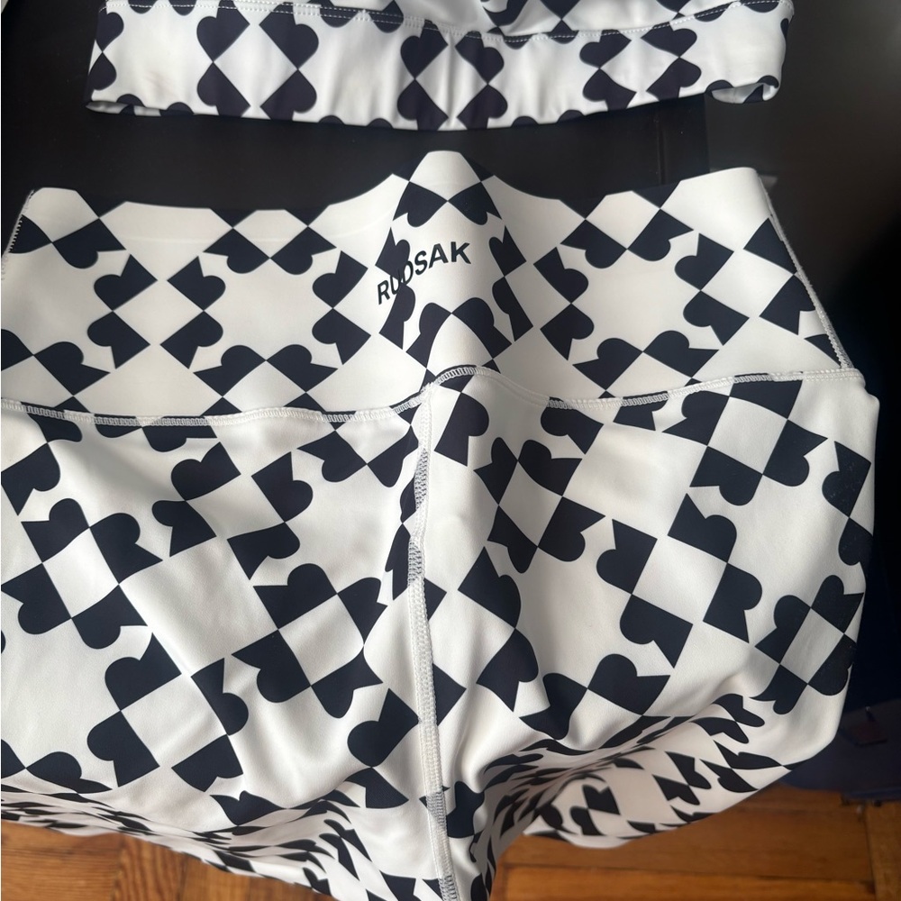 RUDSAK Black & White Geometric Capris